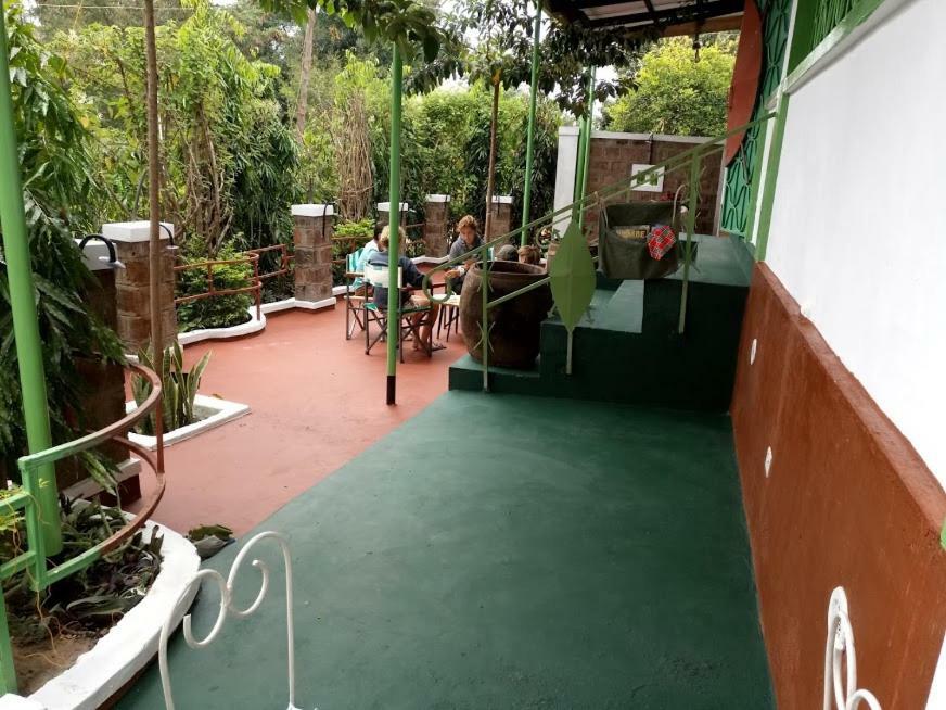 מושי Kilimanjaro Mad Monkey'S Hotel מראה חיצוני תמונה
