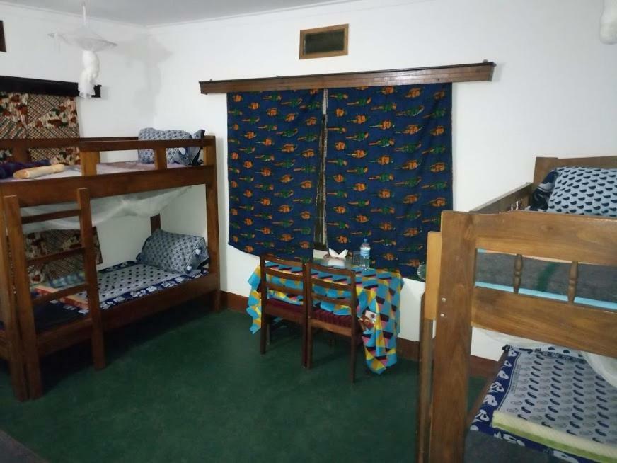 מושי Kilimanjaro Mad Monkey'S Hotel מראה חיצוני תמונה