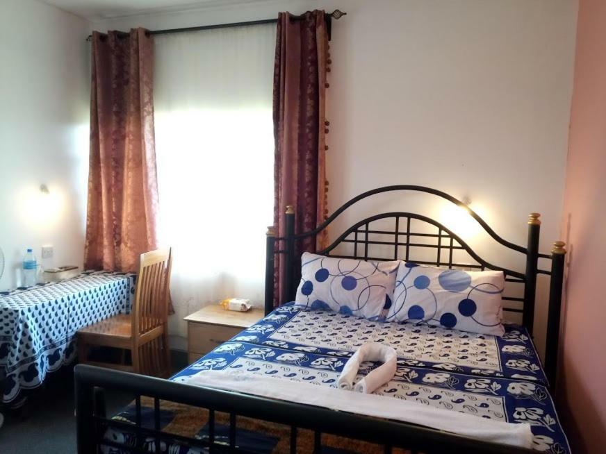 מושי Kilimanjaro Mad Monkey'S Hotel מראה חיצוני תמונה